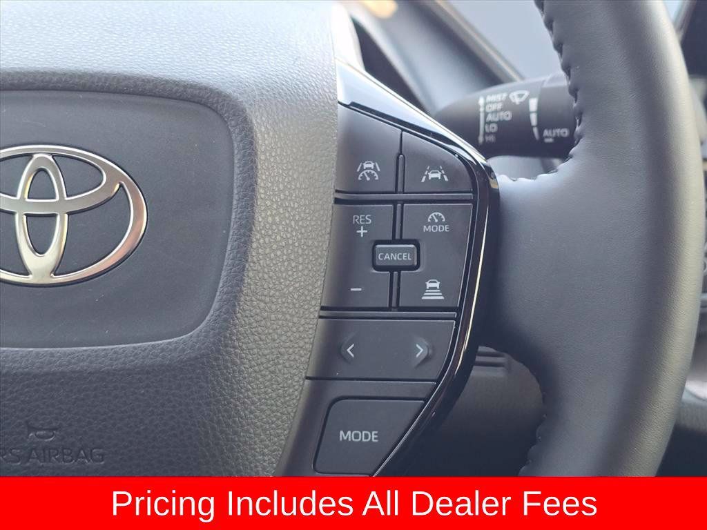 Used 2024 Toyota Prius XLE FWD image 22