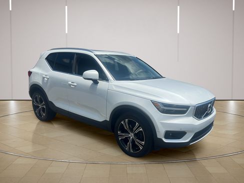 Used 2019 Volvo XC40 T5 Inscription AWD/4WD image 9