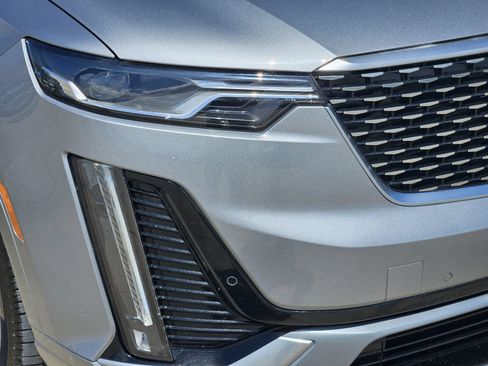 Certified 2025 Cadillac XT6 Premium Luxury FWD image 9