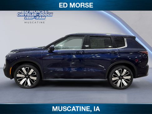 Used 2025 Mitsubishi Outlander SEL FWD image 2