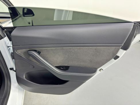 Used 2019 Tesla Model 3 Mid Range image 43