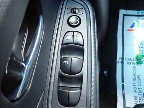 Used 2025 Nissan Versa SV FWD image 20