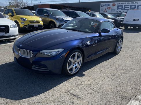 Used 2009 BMW Z4 sDrive35i w/ Premium Pkg image 2