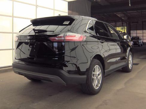 Used 2023 Ford Edge SEL AWD/4WD image 3
