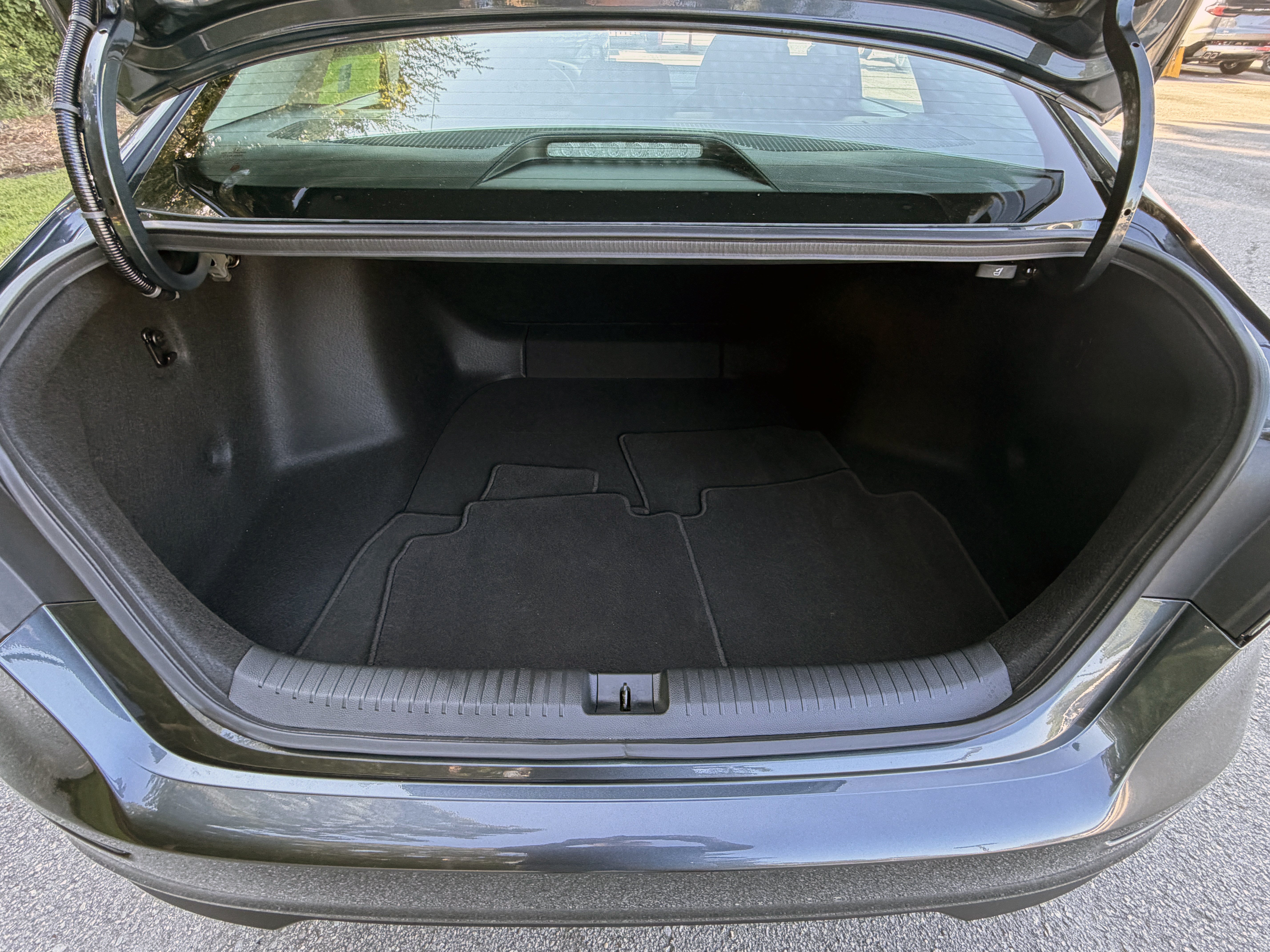 Used 2025 Honda Accord LX image 4