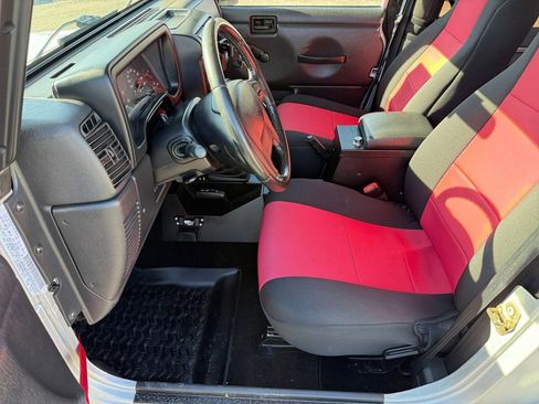 Used 2003 Jeep Wrangler X image 10