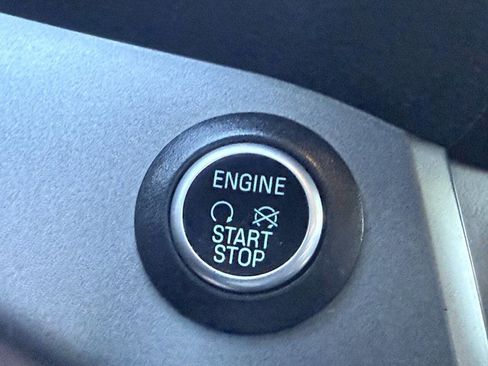 Used 2019 Ford Escape SE image 19