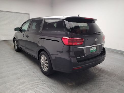 Used 2020 Kia Sedona LX FWD image 5