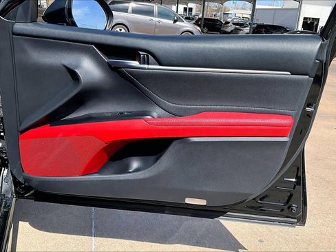 Used 2018 Toyota Camry XSE image 25