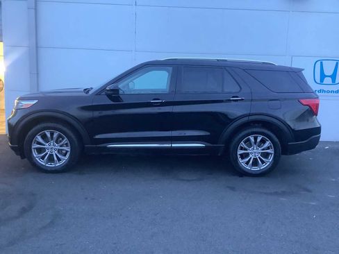 Used 2024 Ford Explorer Limited image 2
