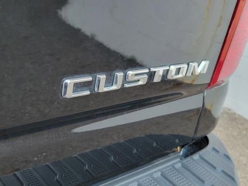 Used 2022 Chevrolet Silverado 2500 Custom w/ Custom Value Package AWD/4WD image 11