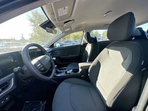New 2025 Kia K4 LXS image 39