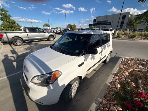 Used 2011 Kia Soul FWD image 1