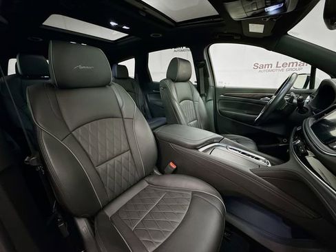 Used 2023 Buick Enclave Avenir image 31