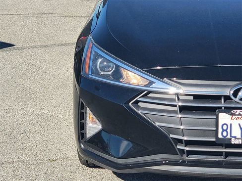 Used 2020 Hyundai Elantra SEL image 3
