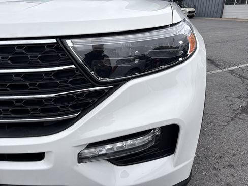 Used 2023 Ford Explorer XLT w/ Equipment Group 202A image 11