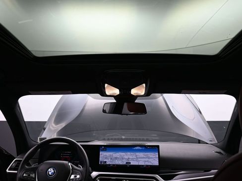 Used 2023 BMW 330e xDrive w/ Premium Package image 15