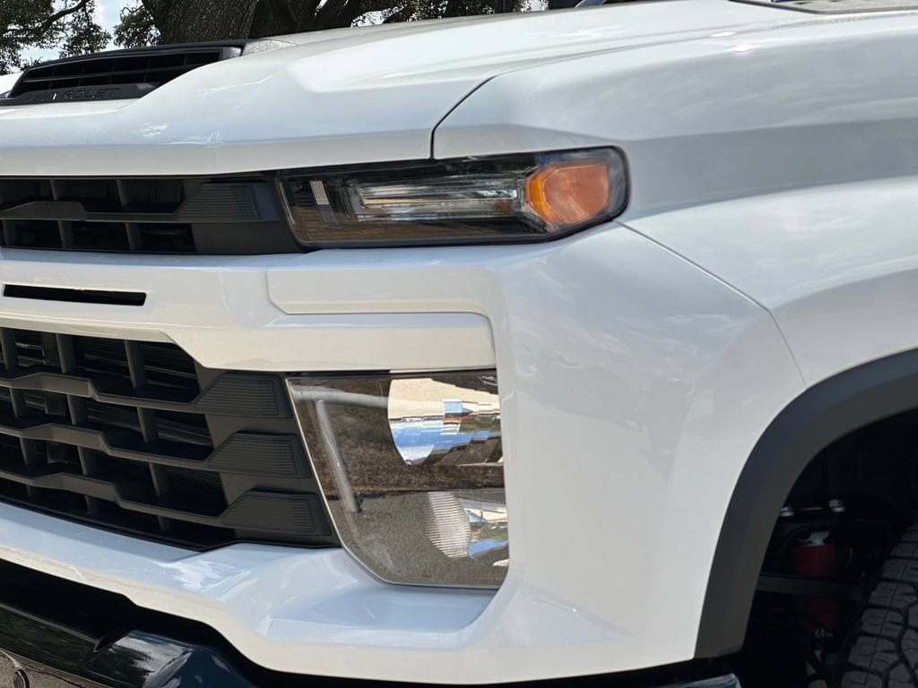 New 2026 Chevrolet Silverado 2500 Custom w/ Custom Value Package AWD/4WD image 25