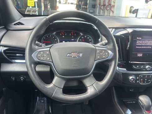 Used 2023 Chevrolet Traverse RS AWD/4WD image 2