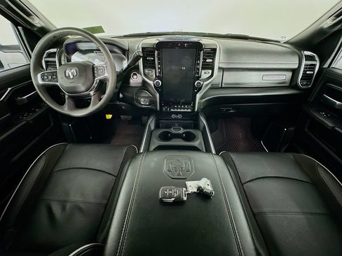 Used 2025 RAM 3500 Laramie AWD/4WD image 10