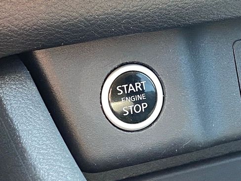 Certified 2023 Nissan Rogue SV FWD image 9