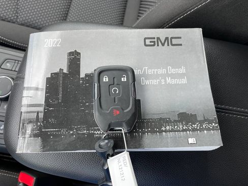 Used 2022 GMC Terrain SLE w/ Driver Convenience Package AWD/4WD image 41