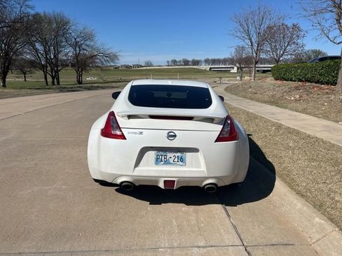 Used 2014 Nissan 370Z Touring w/ Sport Package image 4