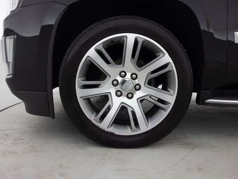 Used 2016 Cadillac Escalade Luxury AWD/4WD image 17