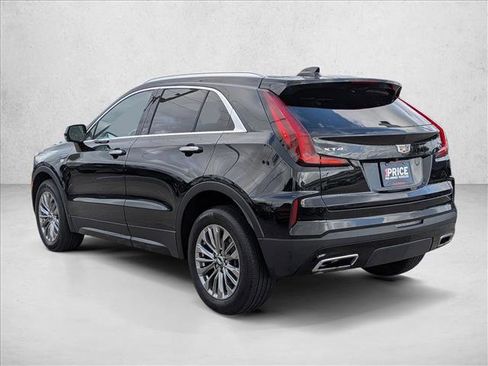 Used 2025 Cadillac XT4 Premium Luxury FWD image 8