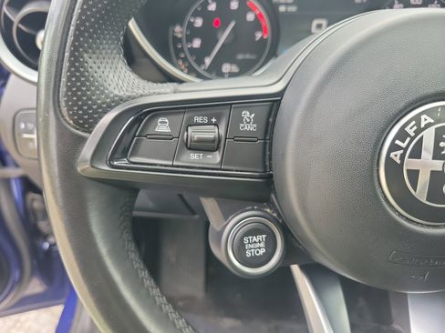 Used 2023 Alfa Romeo Giulia Ti AWD/4WD image 22