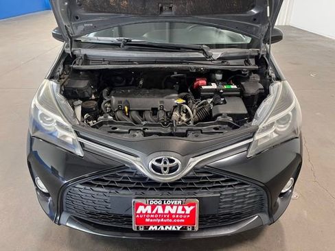 Used 2015 Toyota Yaris SE image 9