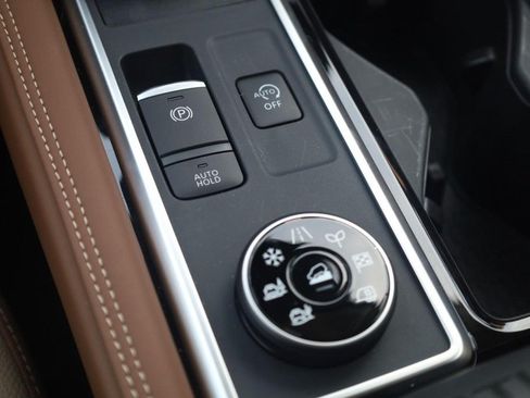 New 2026 Nissan Pathfinder Platinum AWD/4WD image 19