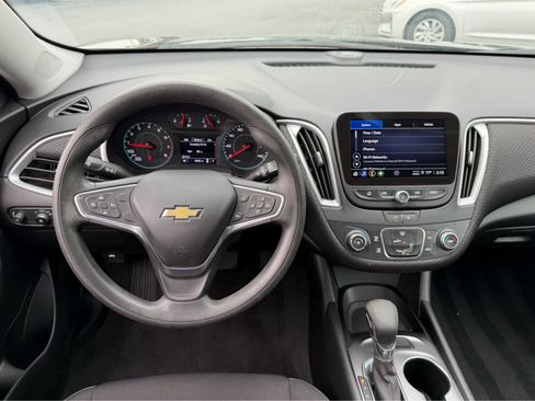 Used 2022 Chevrolet Malibu LS FWD image 15
