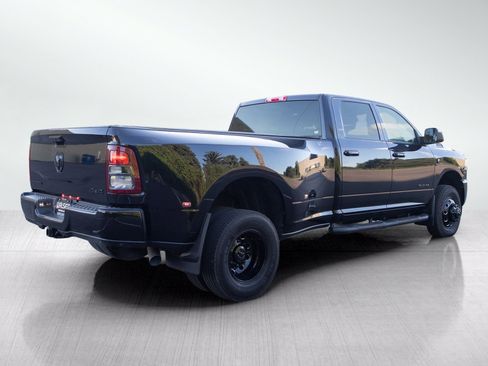 Used 2022 RAM 3500 Big Horn w/ Night Edition AWD/4WD image 5