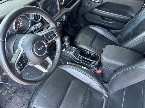 Used 2018 Jeep Wrangler Unlimited Sahara AWD/4WD image 11