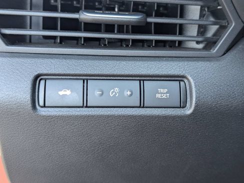 Used 2025 Nissan Altima 2.5 SV FWD image 27