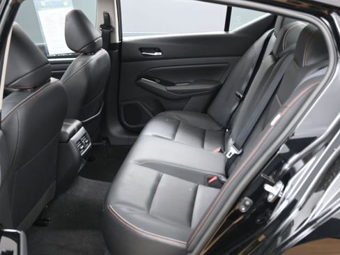 Used 2024 Nissan Altima 2.0 SR FWD image 31