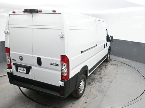 Used 2024 RAM ProMaster 2500 w/ Convenience Group FWD image 31