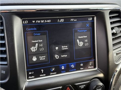 Used 2018 Jeep Grand Cherokee Altitude image 46