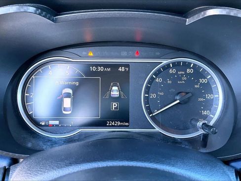 Used 2024 Nissan Versa SV w/ Trunk Package image 26