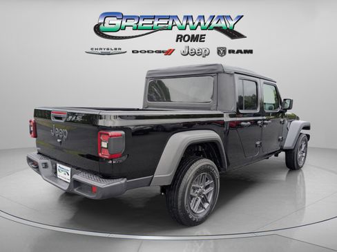 New 2025 Jeep Gladiator Sport image 5