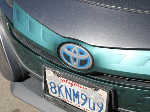 Used 2019 Toyota Prius Prime Premium w/ Carpet Mat Package image 15