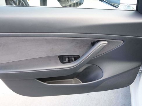 Used 2020 Tesla Model 3 Standard Range RWD RWD image 13