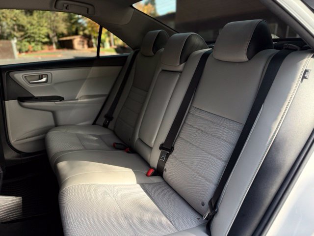 Used 2016 Toyota Camry SE FWD image 34