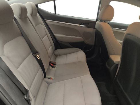Used 2020 Hyundai Elantra SE FWD image 19