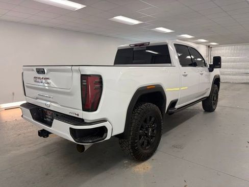 Used 2024 GMC Sierra 2500 AT4 w/ AT4 Preferred Package image 6