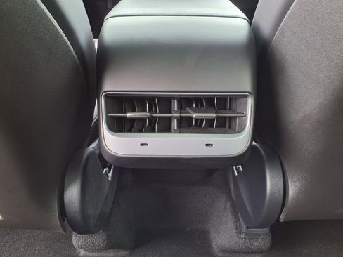 Used 2024 Tesla Model Y Performance AWD/4WD image 15