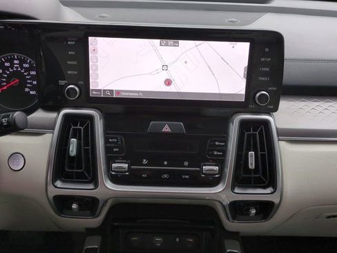Certified 2023 Kia Sorento S FWD image 18