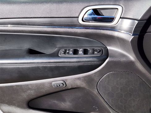 Used 2021 Jeep Grand Cherokee Limited image 6