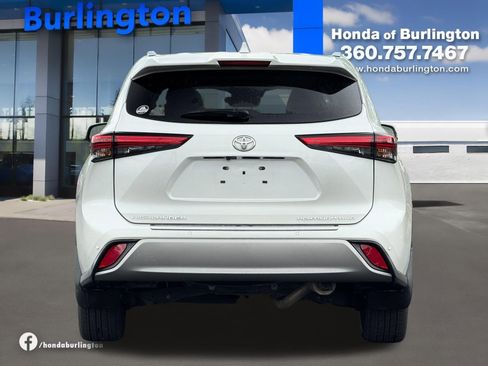 Used 2022 Toyota Highlander Platinum AWD/4WD image 5